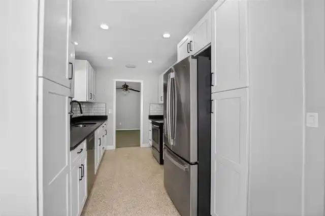 Listing Photo 14