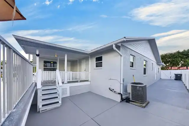 Listing Photo 11