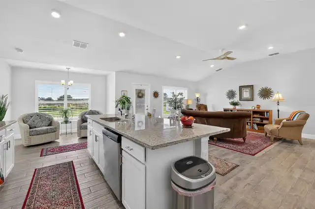 Listing Photo 19
