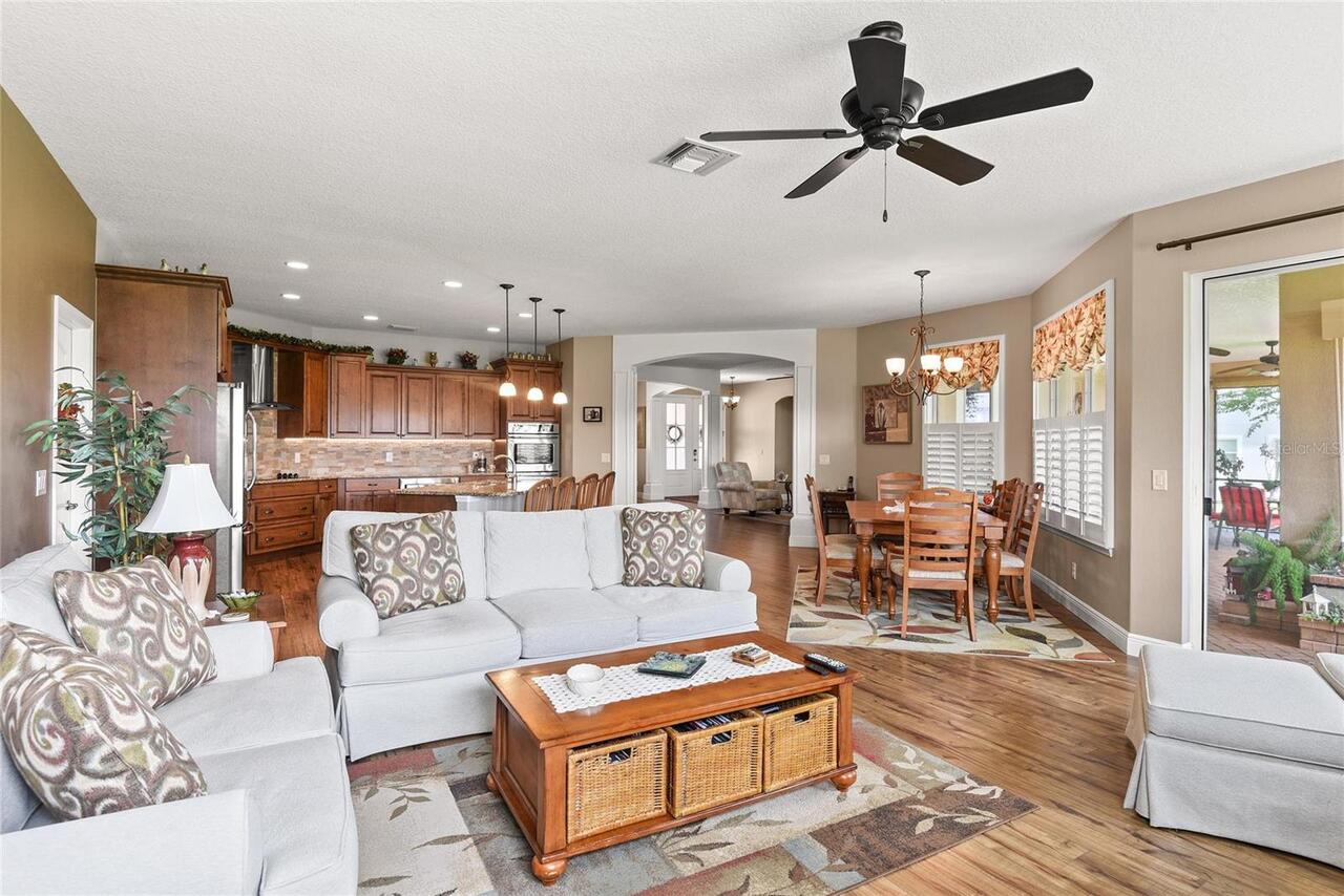 Listing Photo 14