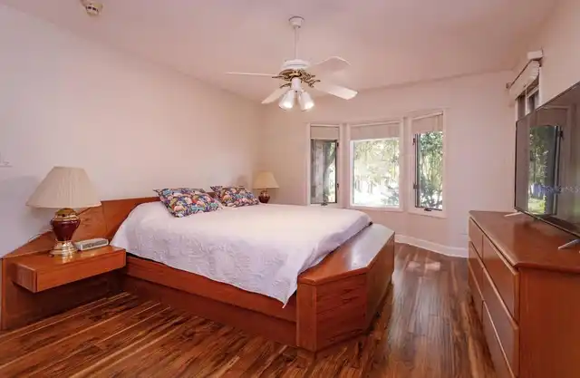 Listing Photo 17
