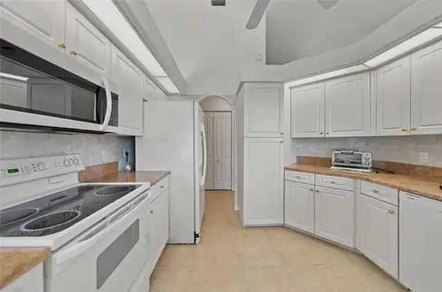 Listing Photo 17