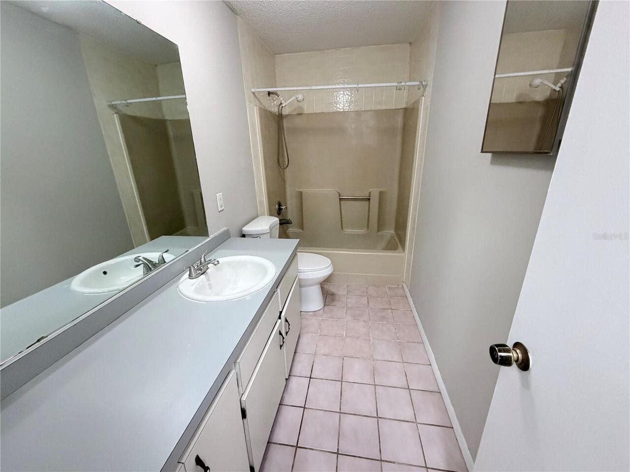 Listing Photo 11