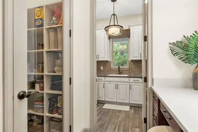 Listing Photo 10