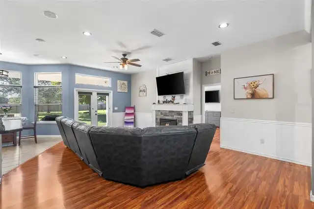 Listing Photo 12