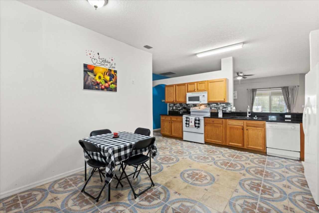 Listing Photo 7