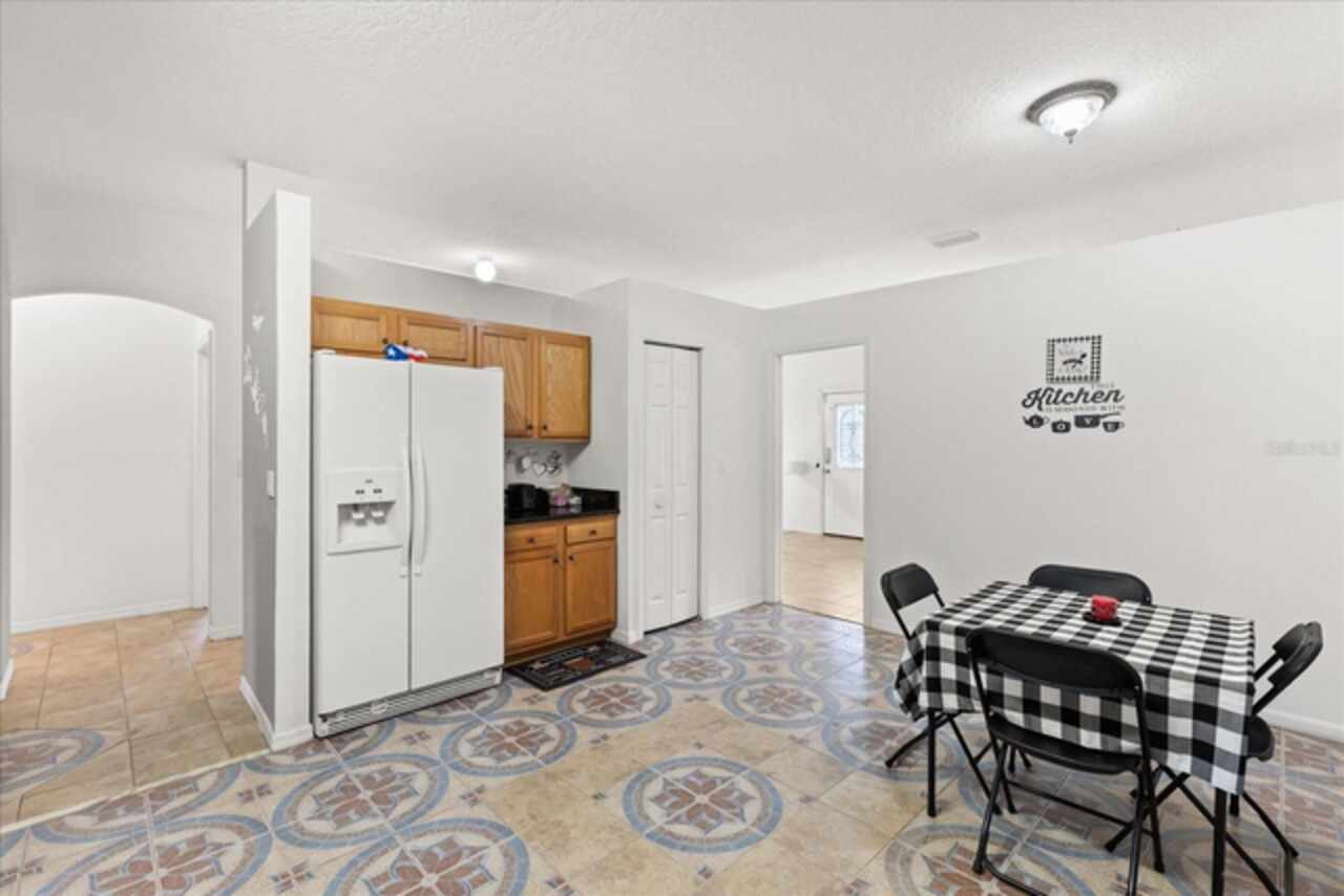 Listing Photo 9