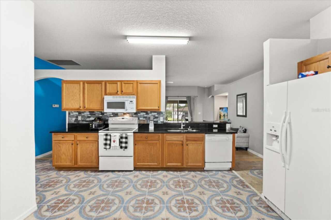 Listing Photo 10