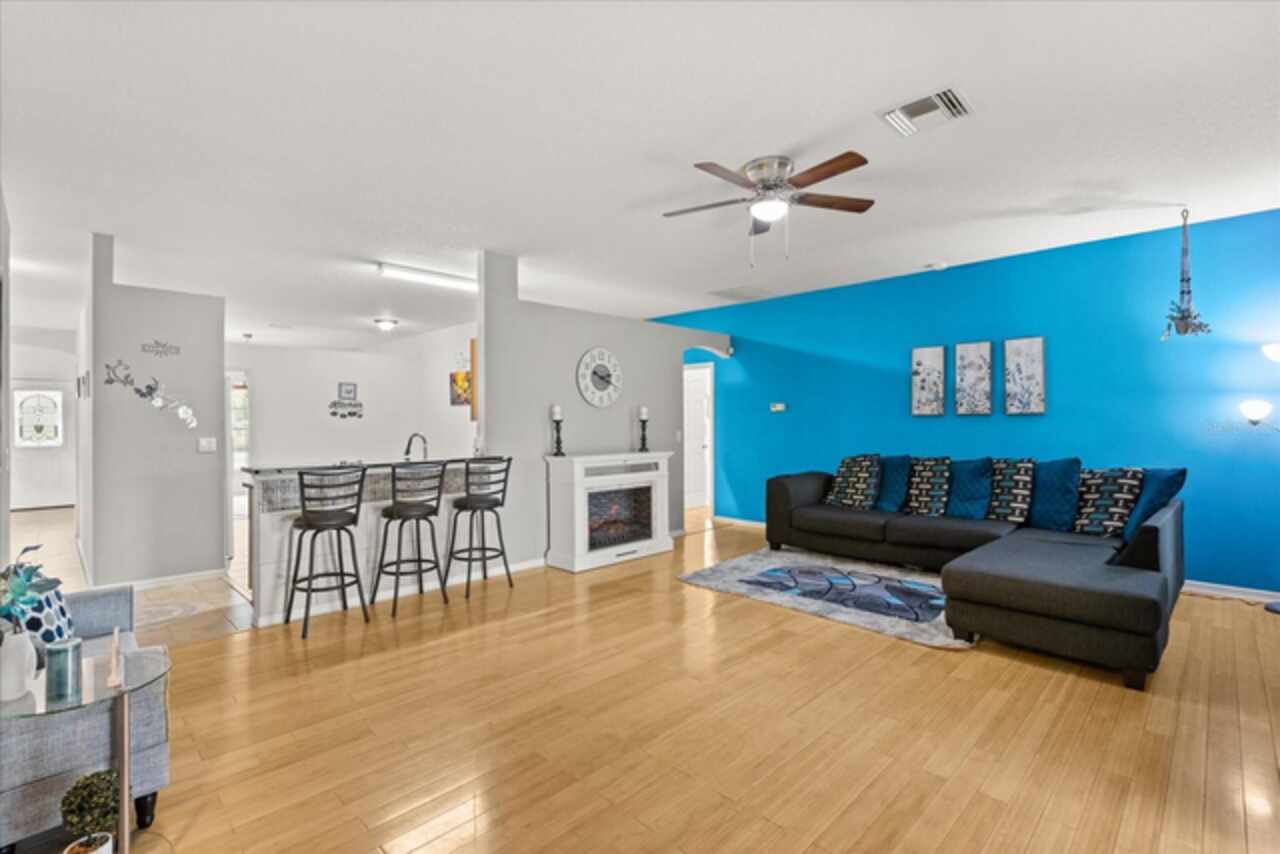 Listing Photo 12