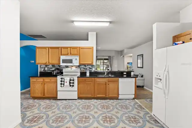 Listing Photo 10