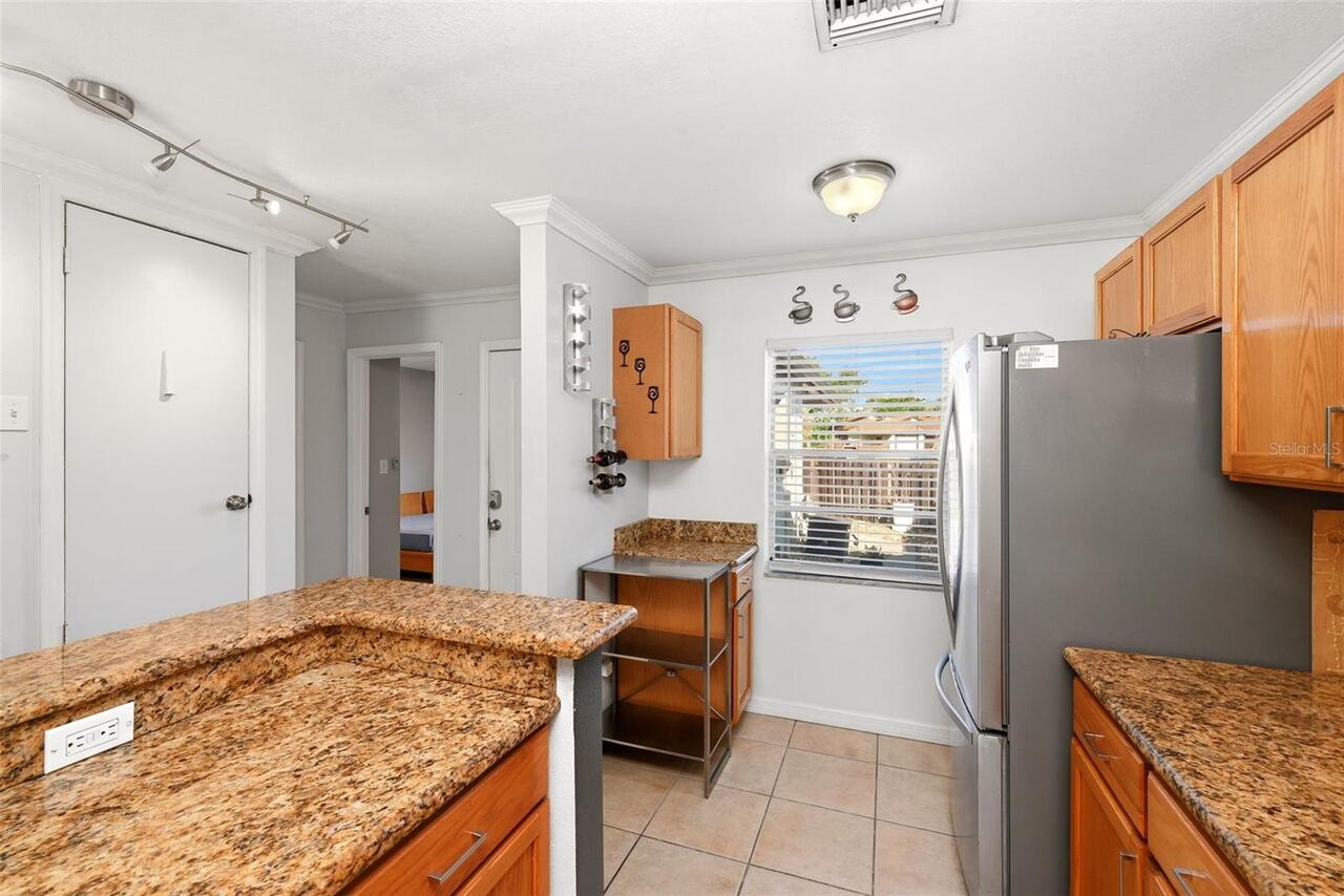 Listing Photo 8