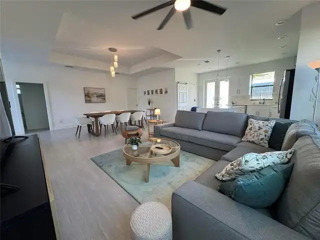 Listing Photo 8