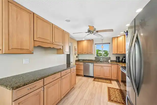Listing Photo 9
