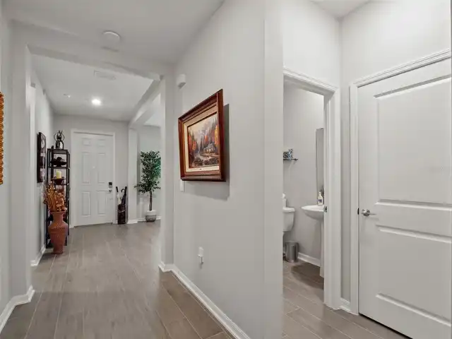 Listing Photo 11