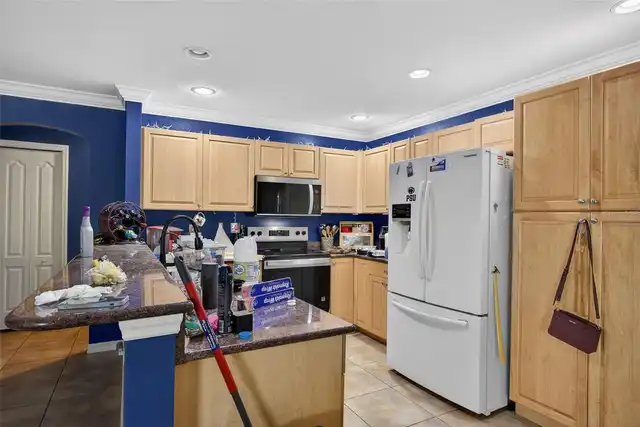 Listing Photo 9