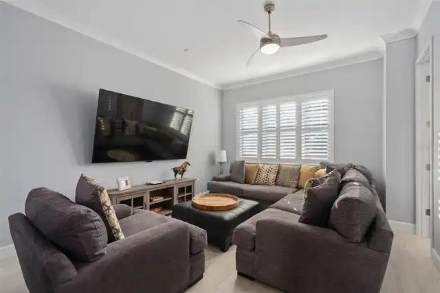 Listing Photo 16