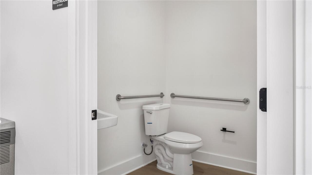 Listing Photo 9
