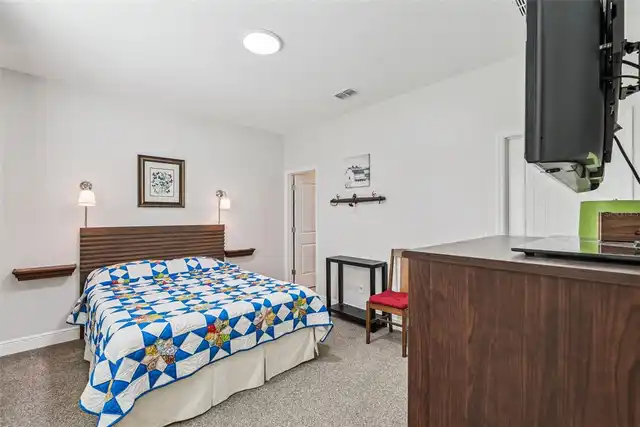 Listing Photo 23