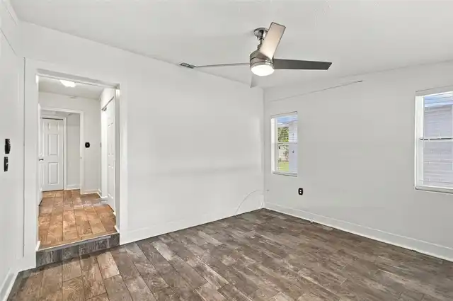 Listing Photo 16