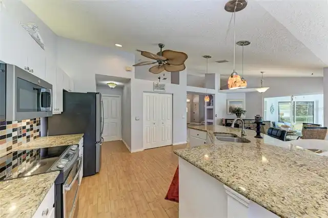 Listing Photo 7
