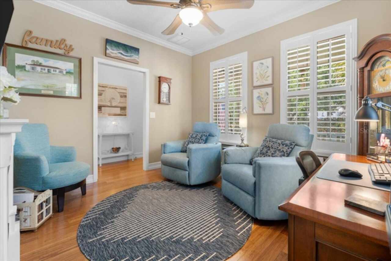 Listing Photo 11