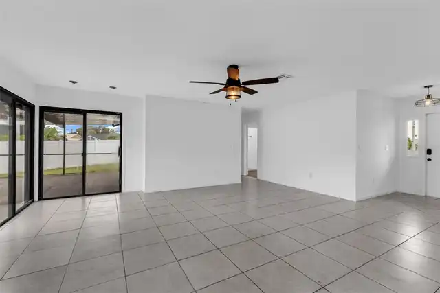 Listing Photo 8