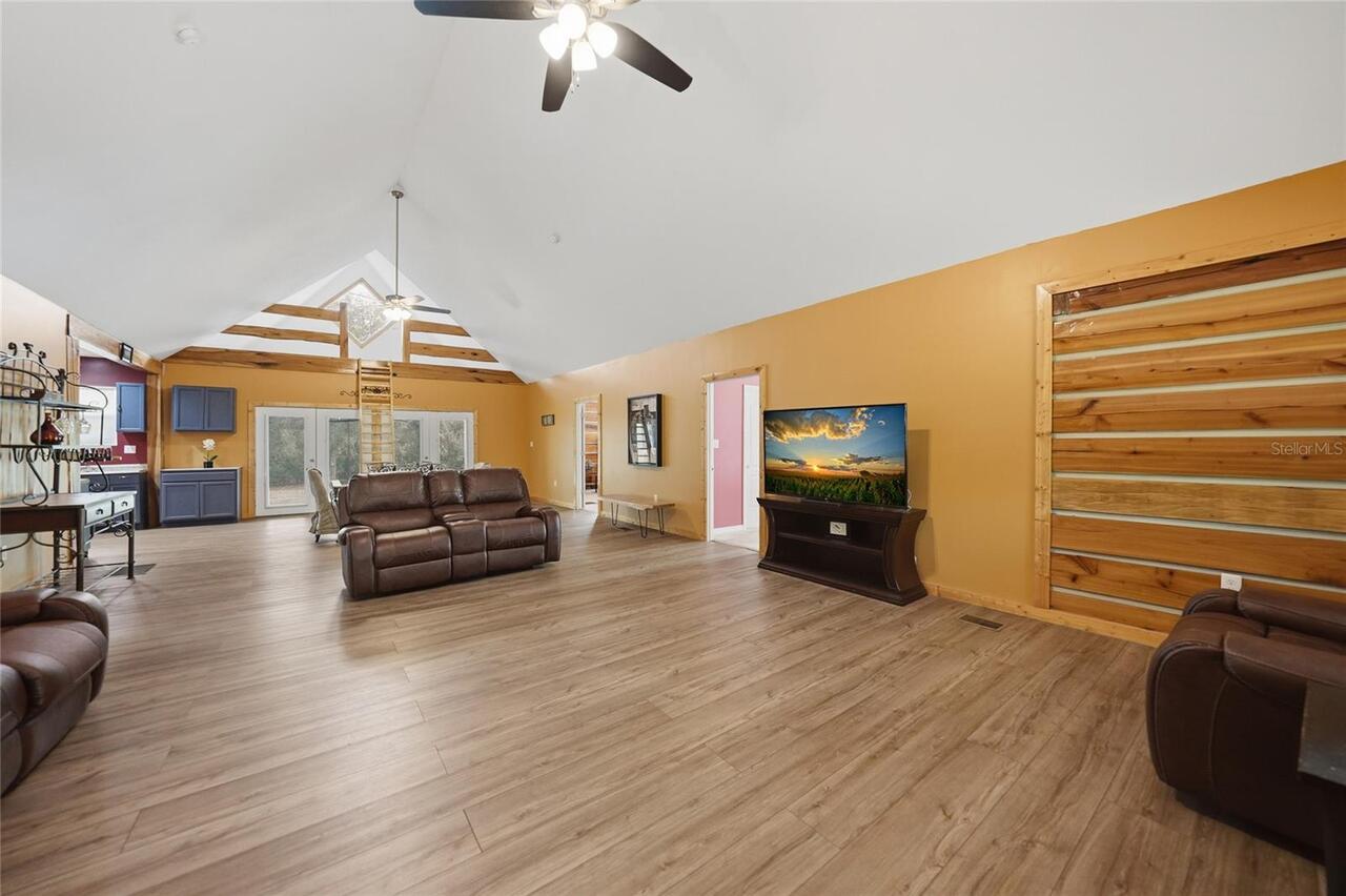 Listing Photo 8