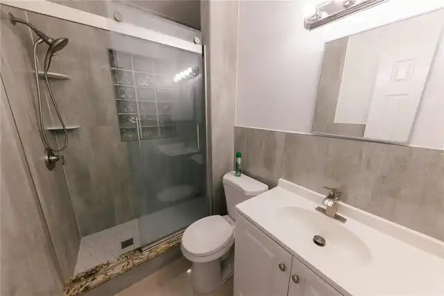 Listing Photo 9