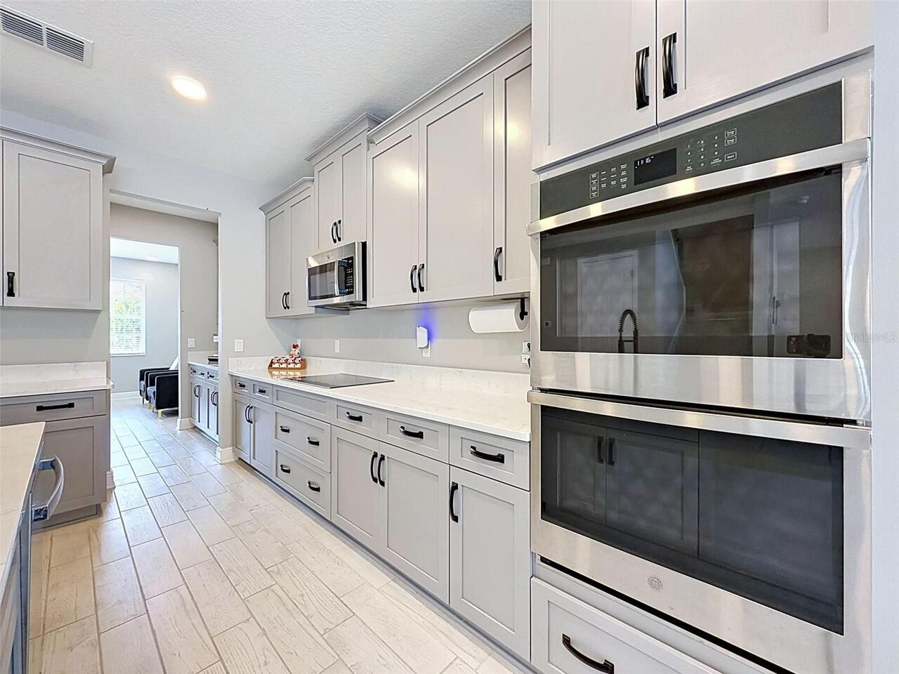 Listing Photo 17