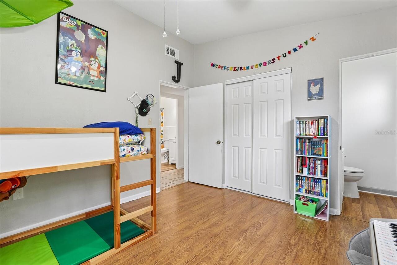 Listing Photo 16