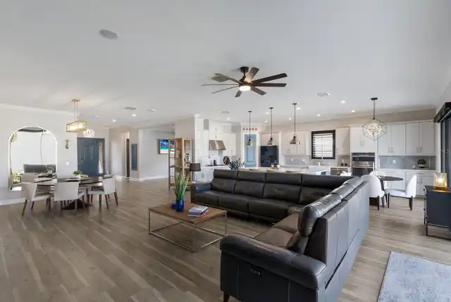 Listing Photo 17