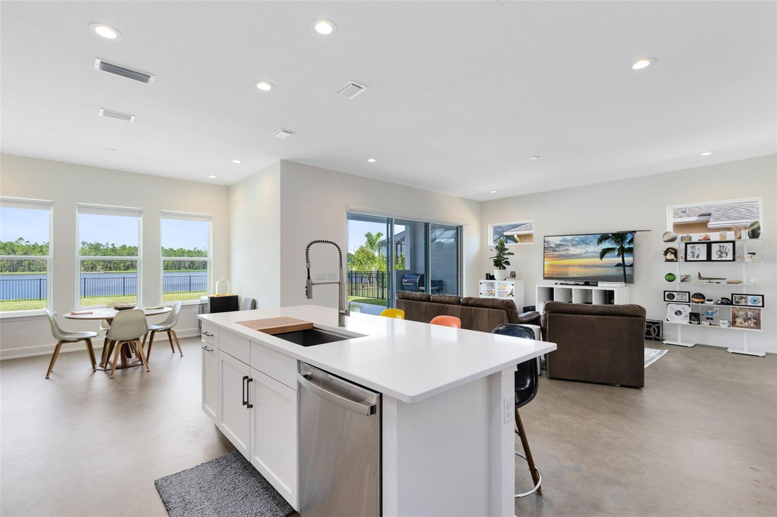 Listing Photo 11