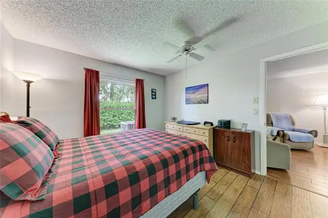 Listing Photo 17