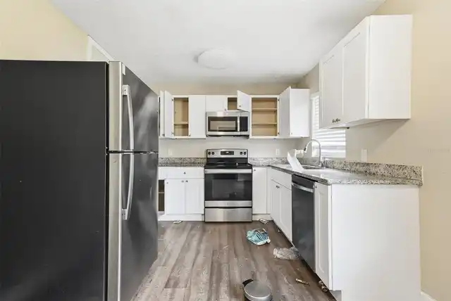 Listing Photo 12