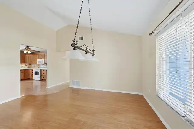 Listing Photo 7