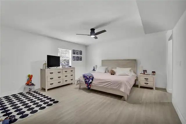 Listing Photo 23