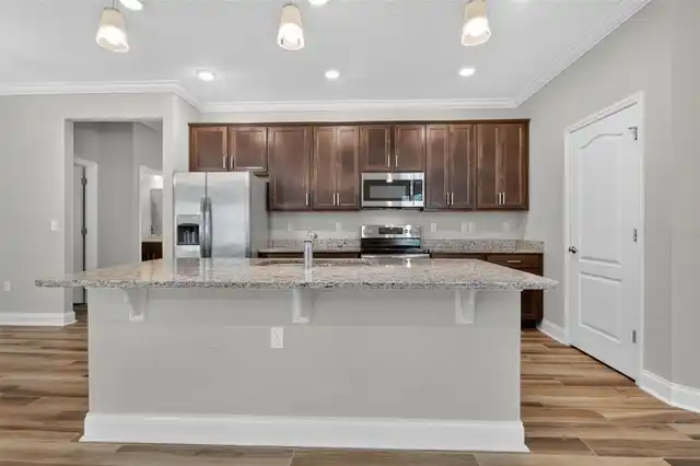 Listing Photo 15