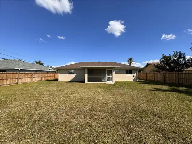 Listing Photo 12
