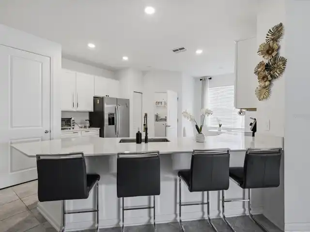 Listing Photo 8