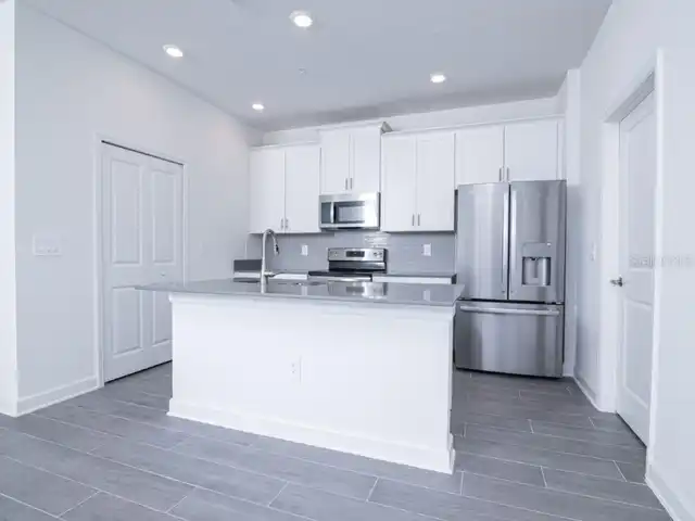 Listing Photo 8