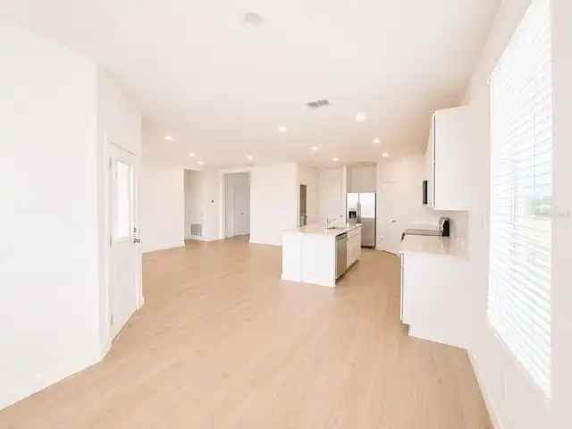 Listing Photo 6