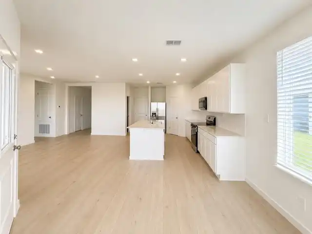 Listing Photo 7