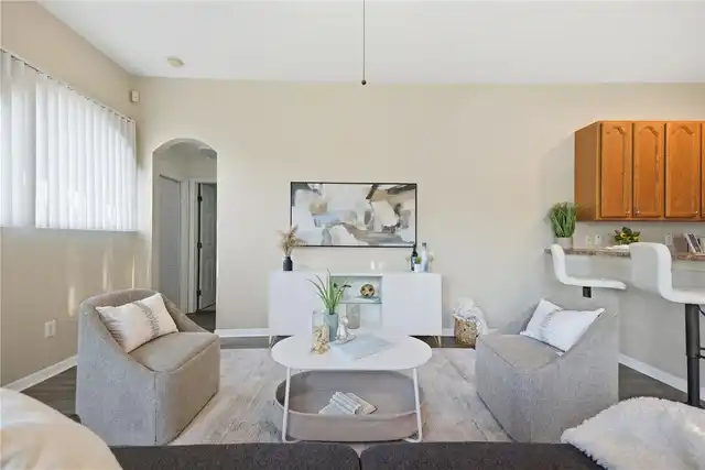 Listing Photo 10