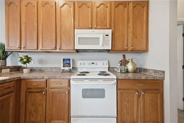 Listing Photo 17