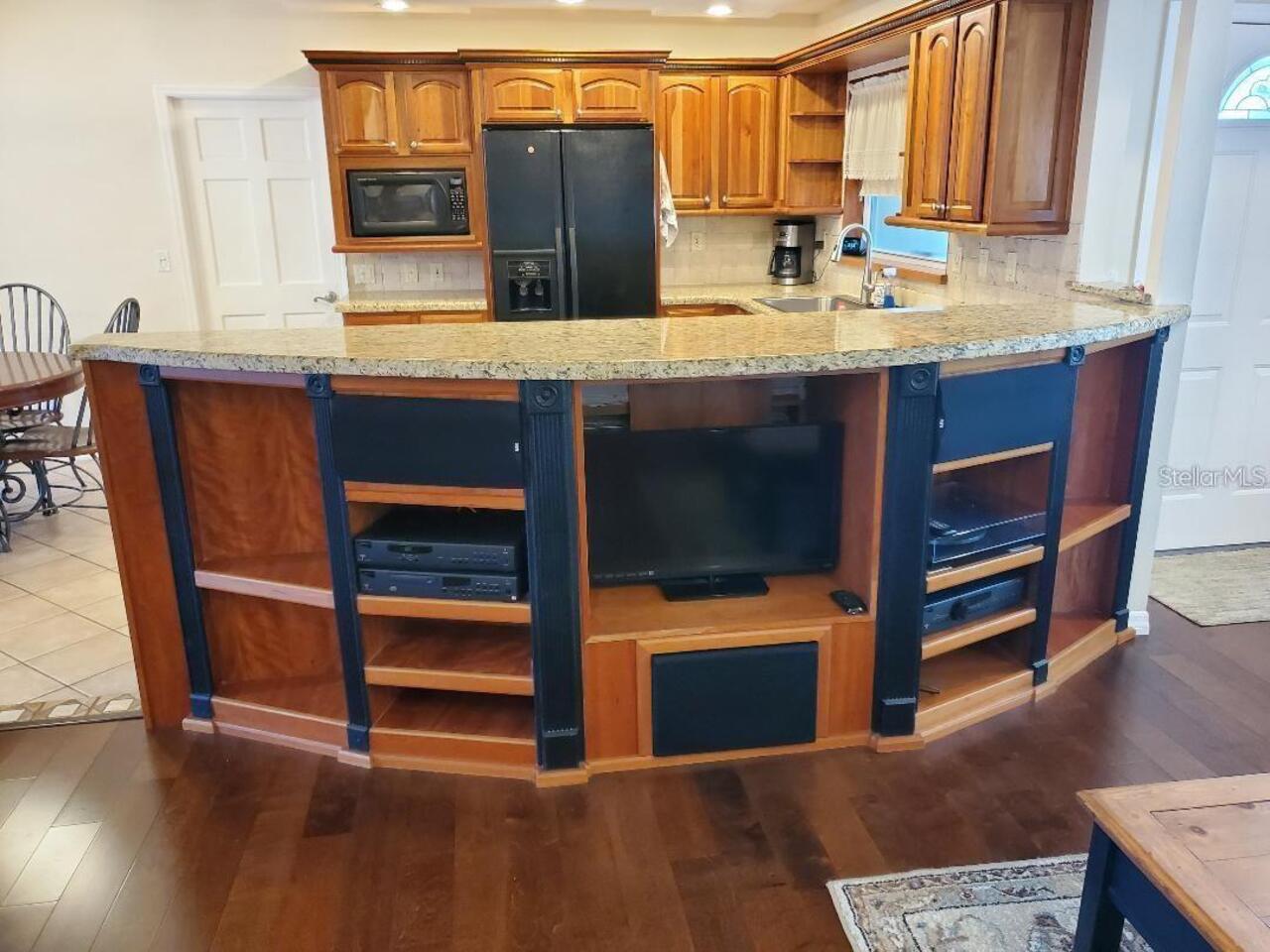 Listing Photo 10