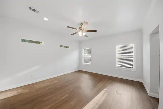 Listing Photo 16