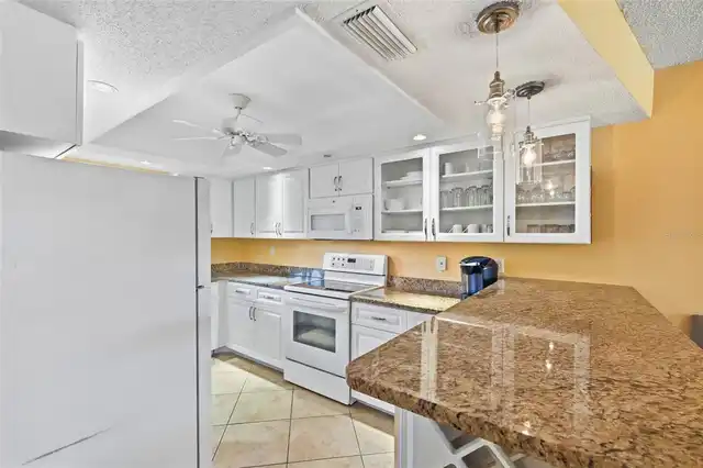 Listing Photo 10