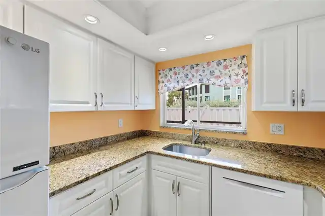 Listing Photo 17