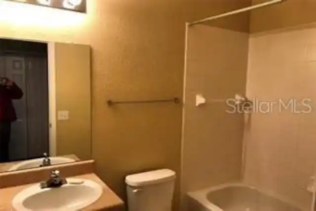 Listing Photo 8