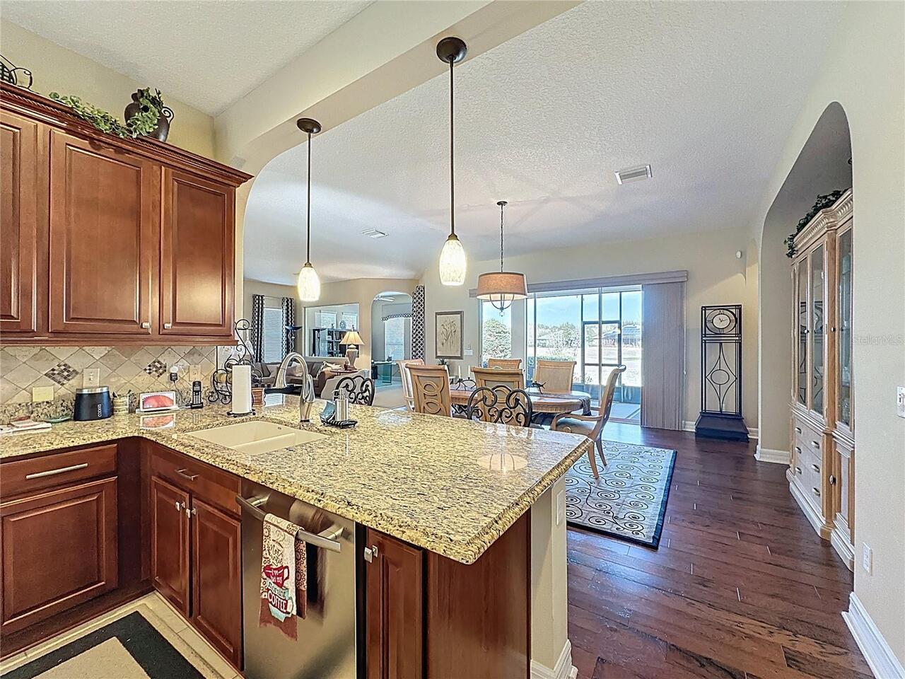 Listing Photo 19